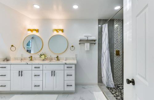 North San Diego Retreat with Deck, Fire Pit Table! - Foto 17