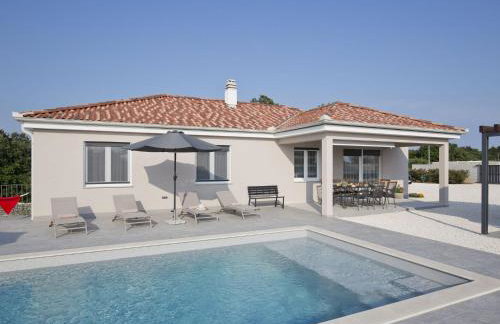 Villa in Kanfanar With Swimming Pool - Foto 18