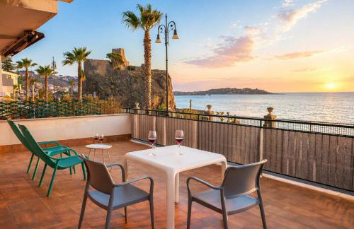 La Terrazza sul Mare Modern Apartment - Photo 2