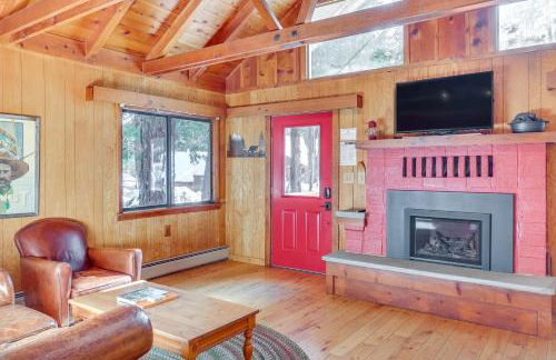 Less Than 2 Blocks to Lake Tahoe Family Home Near Skiing - Foto 5