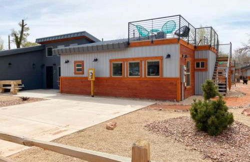 Timber & Tin F 2Bed 2Bath w Pool & Rooftop Deck - Foto 33