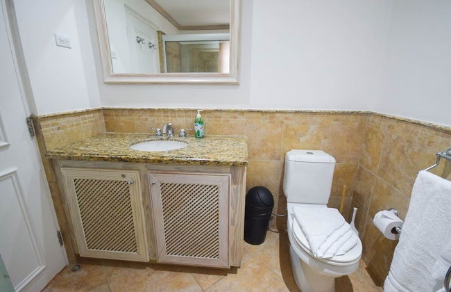 Modern 2-bed Apt Near Beach In St. Lawrence Gap 2 Bedroom Apts by Bluescape - Foto 40