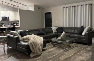 Charming 3bed 2bath Palmetto Pool Home - Photo 6