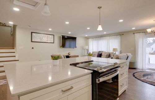 Great for Gatherings! Modern Lanham Duplex - Foto 9
