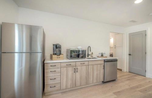 Sunflower Suite Modern Loft with Skyline Views - Foto 7