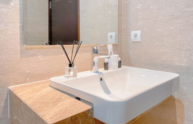 Elegant And Nice 2Br At Menteng Park Apartment - Photo 21