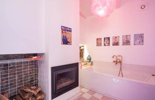 La Suite Años 50 La casa Barbie, bañera y chimenea de leña - Foto 21