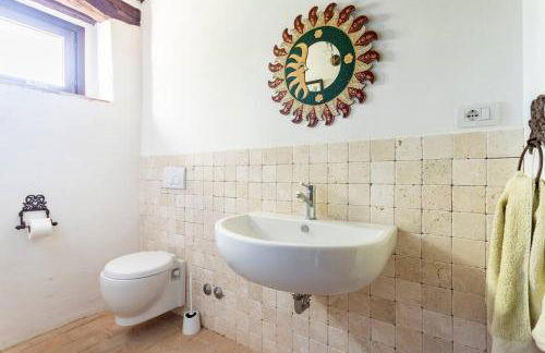 Luxury Villa with Pool, Stunning Location - Foto 24