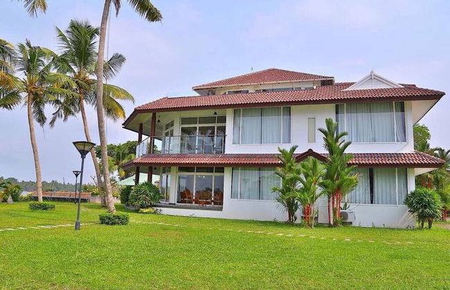 BLUSALZ MANOR Waters Edge Kochi - Foto 23