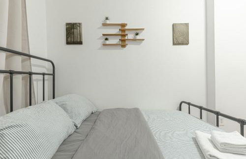 Modern Comfort 2BR with Washer & Dryer Near Subway & LGA - Foto 36