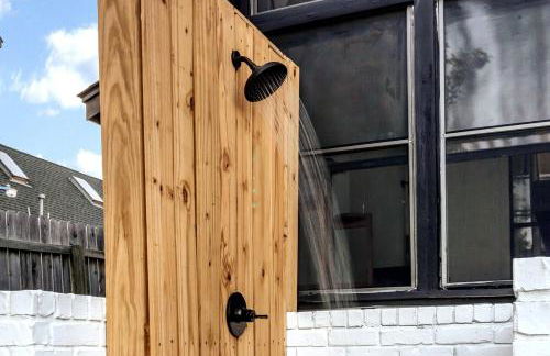 Lakefront Luxe 6BR 4B Home with Pool & Hot Tub - Foto 32