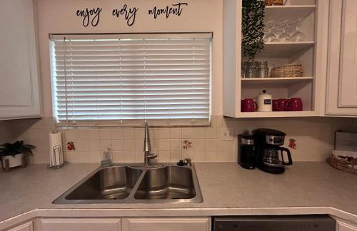 Sunny Days! Room for All and Pet Friendly - Foto 12