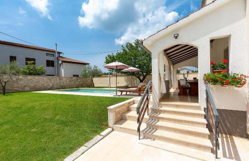 Kuća za odmor s bazenom Emma - Foto 7