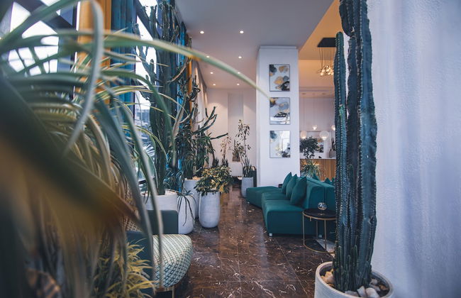 The Row Residential Hotel - Photo 5