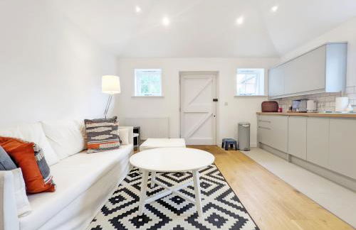 Little Maplewood, Tangmere - Foto 5