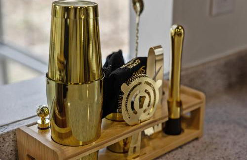 Lakefront Retreat, Mins to Dtown, Firepit, Hot Tub, Pet friendly! - Foto 35