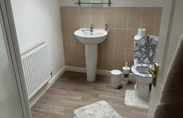 Stylish Townhouse -3 bed, work stay, Free Parking-Kingsway - Foto 20