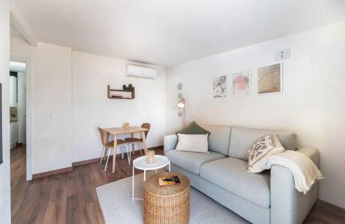 Urban Charm Rooftop Apartment with Vista - Photo 2