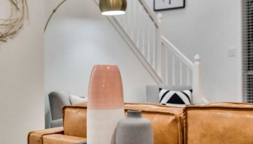 Modern and Luxury DFW Mansion with Backyard Oasis - Foto 5