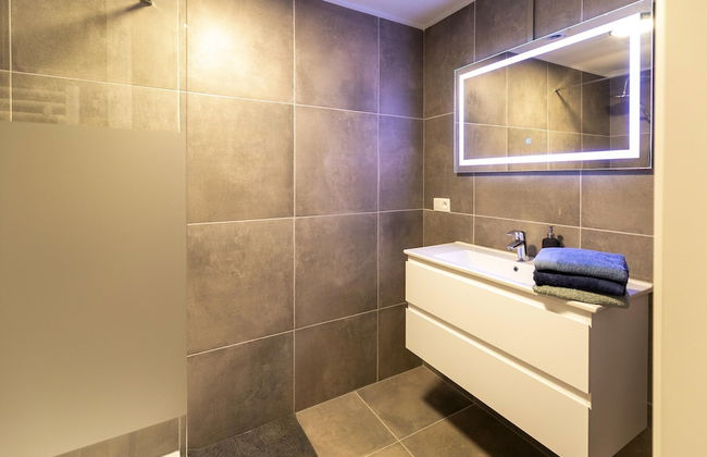 Duplex Apartment in the Shopping Street of Maasmechelen - Foto 49