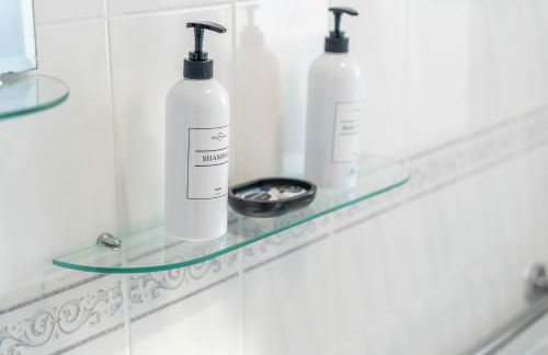 Central Peaceful Home with Parking, Wi-Fi and Garden - Foto 13