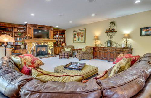 Elegant 6,300-Sq-Ft Family Home with Hot Tub in Orem - Photo 5