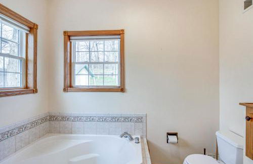 Pelican Rapids Lake House with Water Views and Dock! - Foto 15