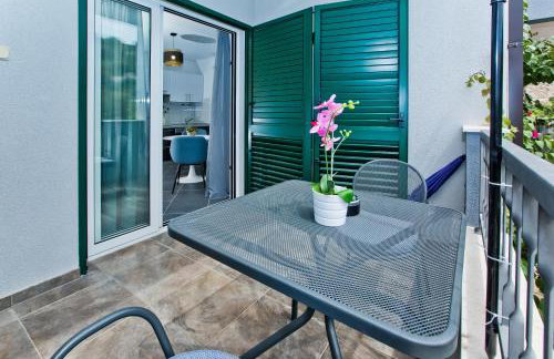 Luxurious Apartments Maslina with Beach - Photo 73