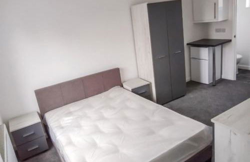 City breaks Corby Double ensuites with tv - Photo 19