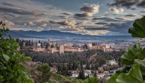 Acogedor Dúplex Albaicín con Wifi 5G y Parking gratuito, cerca del Mirador San Nicolás - Foto 3