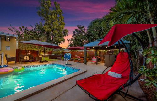 Heated Pool Spa BBQ Pool Table WiFi Near Beach-Downtown Fun - Foto 50