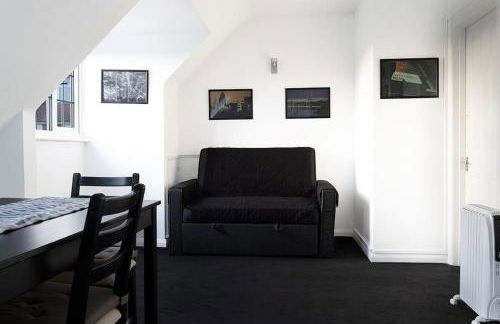 One-Bedroom flat in Cheam Village - Foto 14