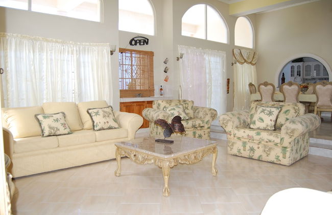 Celebrity Villa Jamaica - Photo 61