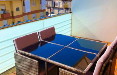Apartamento con piscina y terraza al lado de la playa - Foto 2