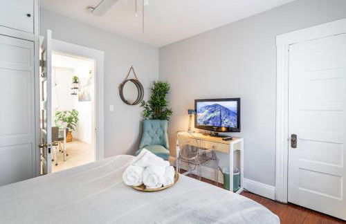 Sunny & Spacious 2BD 1BA WFH Apt-Huge Yard & Patio - Foto 52