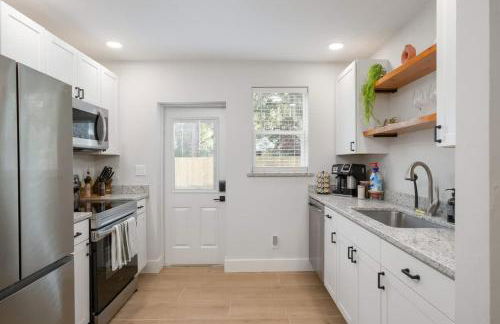 Serene Place Walk to UF Stadium Near Shands & Downtown - Foto 9