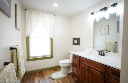 Historic Sears River Home (Main Level) on 10 Acres - Foto 56