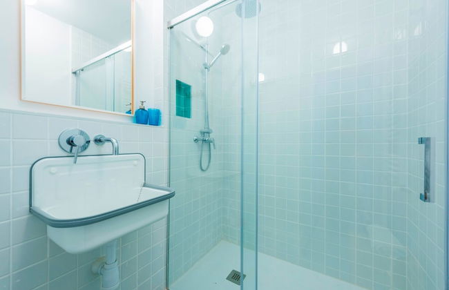 Be Mate Gran Vía Suites - Photo 68