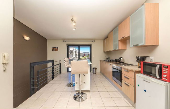 Delightful 2 Bedroom Townhouse in Woodstock - Photo 11