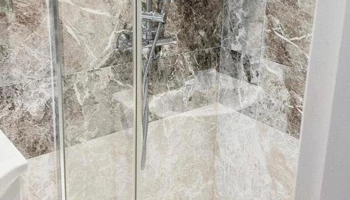 4 Bed House-Garden-Parking-15 min Elizabeth Line - Foto 4