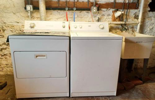 Huge 2 Bedroom House in the Heart of Northside! - Foto 28