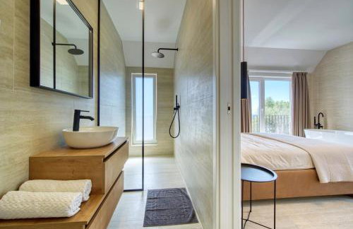 Villa One - Photo 18