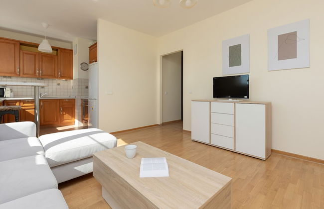 Belgradzka Apartment Warsaw by Renters - Photo 15