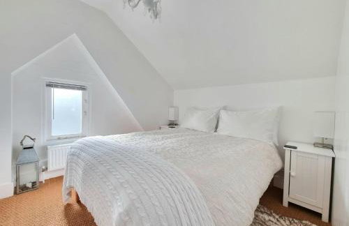 West Hill Retreat Seaview Balcony Loft Apartment & Free Offstreet Parking - Foto 12