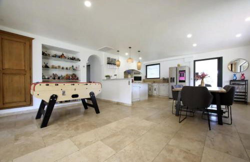 VILLA SAINTE BAUME Piscine Jacuzzi tout confort - Photo 7