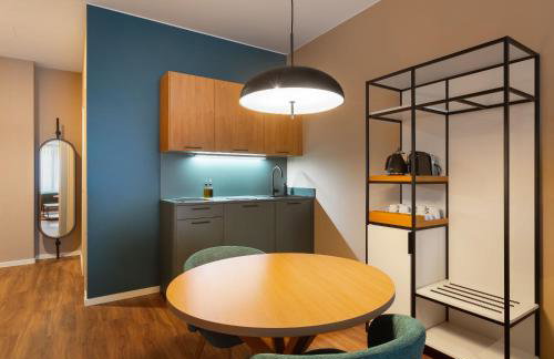 Limehome Memmingen Maximilians - Foto 125