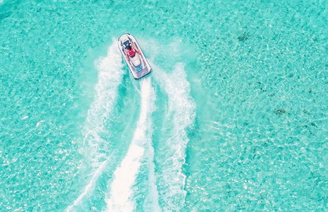 Moto d'acqua + Snorkeling con squali e razze - Foto 1