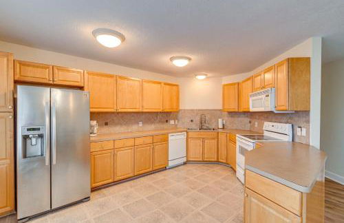 Downtown Kemah Rental about 3 Blocks to Boardwalk! - Foto 2