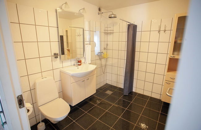 Large Apartment With Fabulous View Of Tórshavn - Photo 12