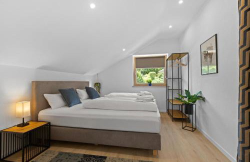 ALPENglück - Stylisches Dachgeschoss-Apartment mit Bergblick, großer Balkon & 3 Schlafzimmern - Foto 32